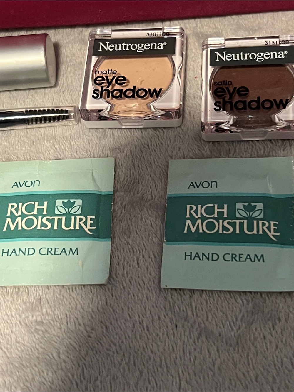 Look Good Feel Better Burgundy Cosmetic Bag + Makeup Set-NWT - Picture 8 of 14